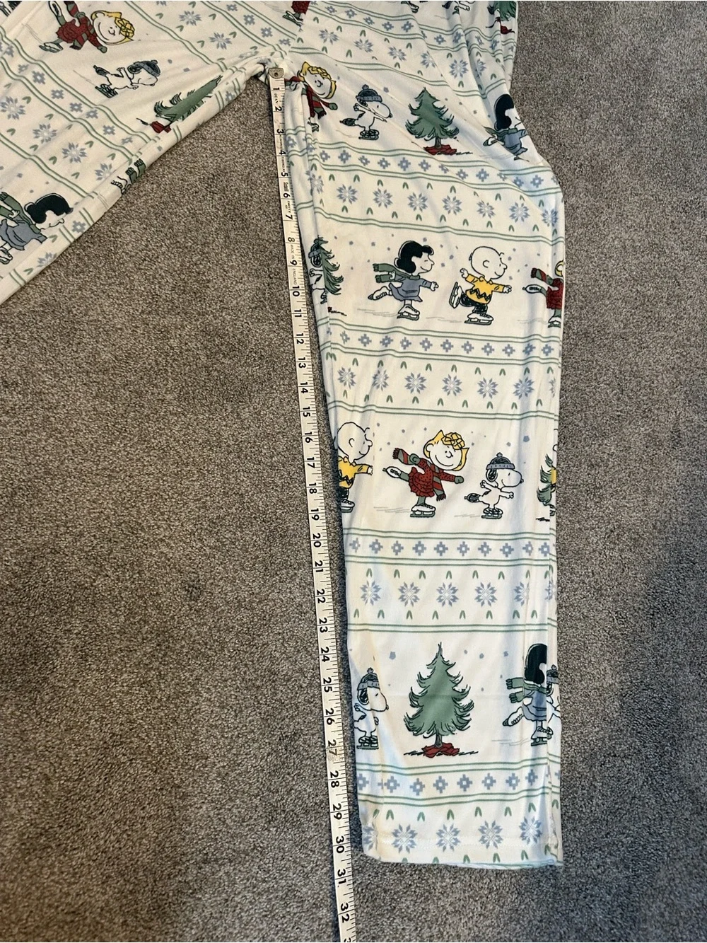 Peanuts women’s Pajama Set in White, Green & Red Size Medium NWT - Picture 8 of 8